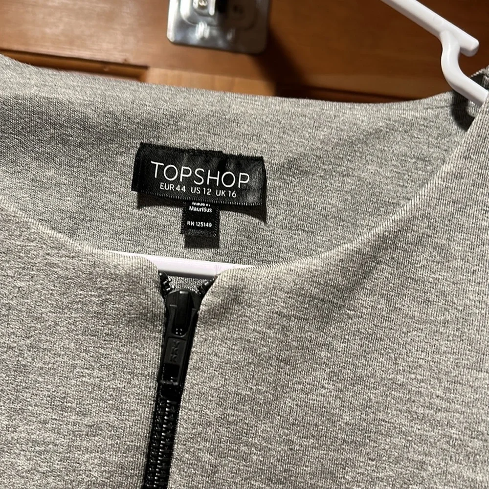 Top shop size 12 zip up top good condition - Picture 2 of 4